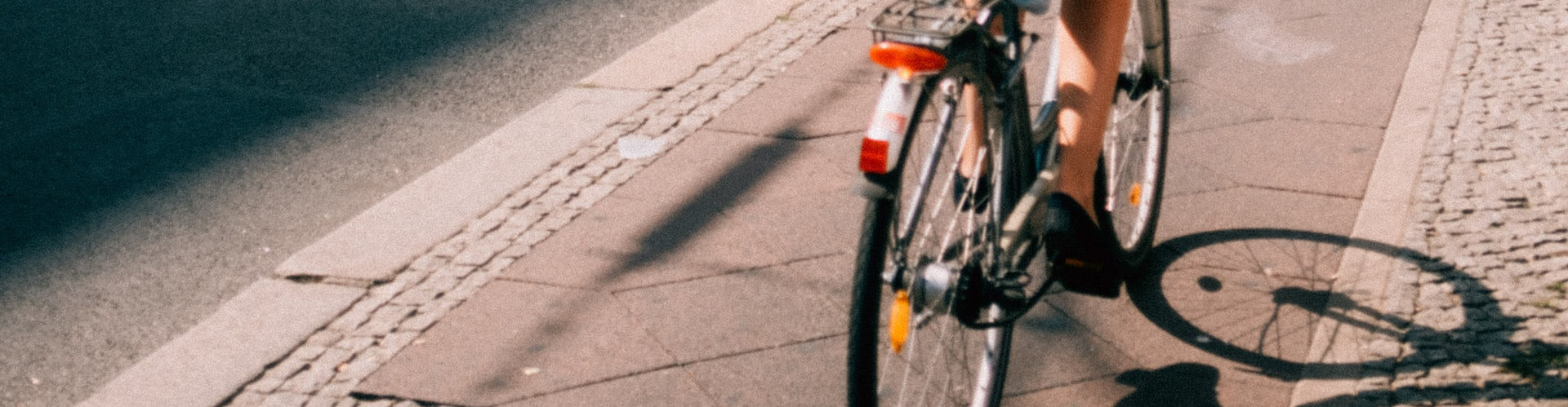 Gemeente aansprakelijk voor eenzijdig fietsongeval door putdeksel | LetselPro